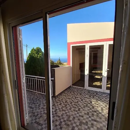 Semesterbostad Casa Abreu Gouveia In Ponta Do Pargo Calheta (Madeira)