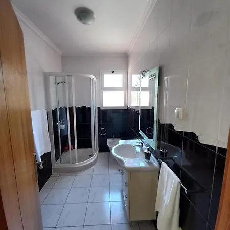 Vakantiehuis Casa Abreu Gouveia In Ponta Do Pargo Calheta (Madeira)