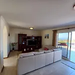 Casa Abreu Gouveia In Ponta Do Pargo Casa de Férias Calheta (Madeira)